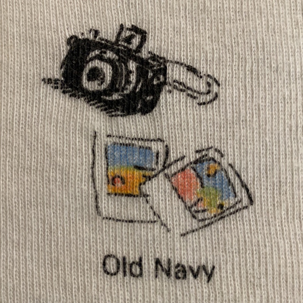 Vintage Old NavyTee with  Photography. Graphics